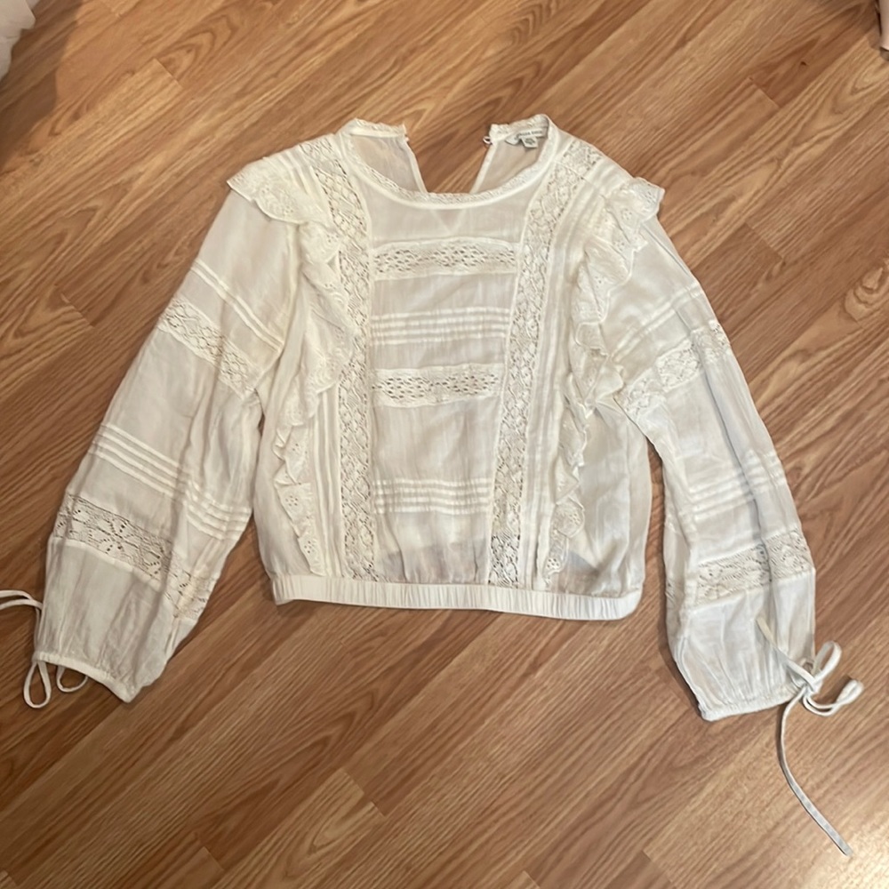 American Eagle White lace blouse